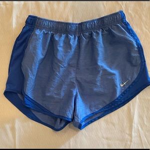 Nike shorts dry fit size Medium, Blue